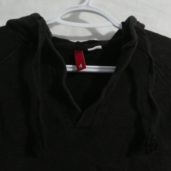 DIVIDED by H&M | size 4 | Black Hooded Sweatshirt | Kangaroo Pockets | GUC - Picture 9 of 15